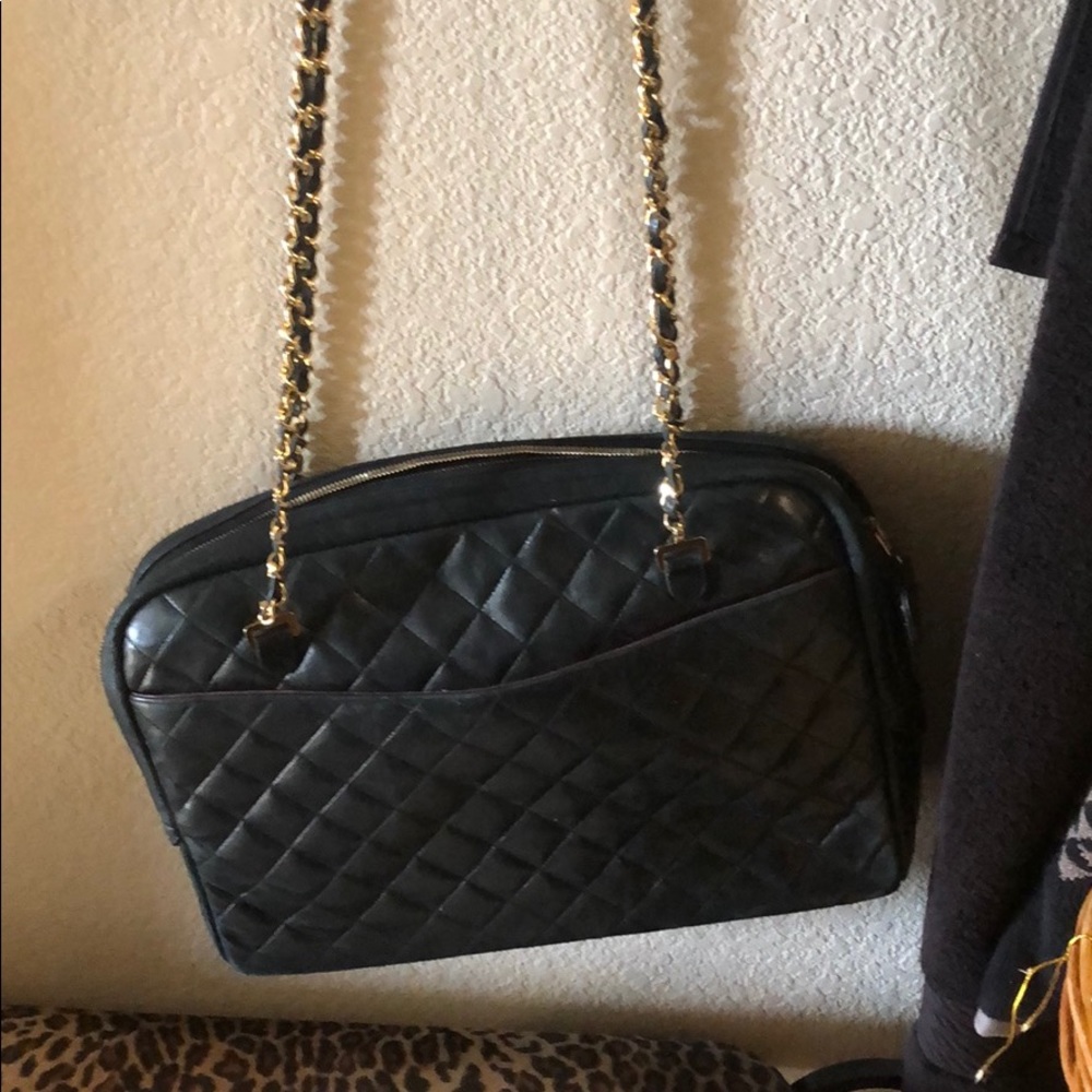 Channel purse